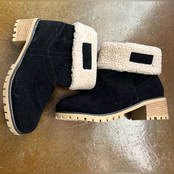 Cozy Black and Cream Ankle Boots - Picture 9 of 9